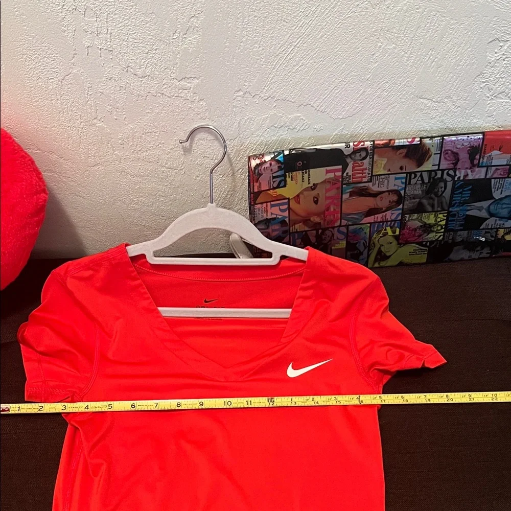 #1243=Nike Women's Red V-Neck Top - Picture 5 of 11